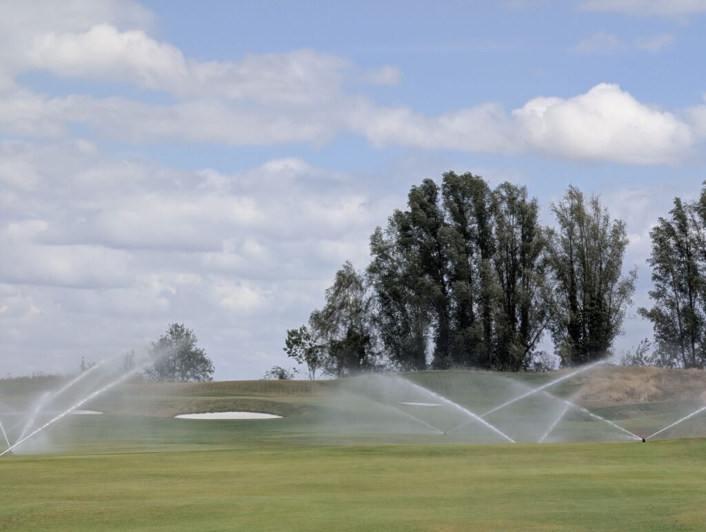 Enhorabuena a todas las empresas que han participado, así como al equipo de mantenimiento de Le Golf National, por su extraordinaria dedicación a este proyecto.